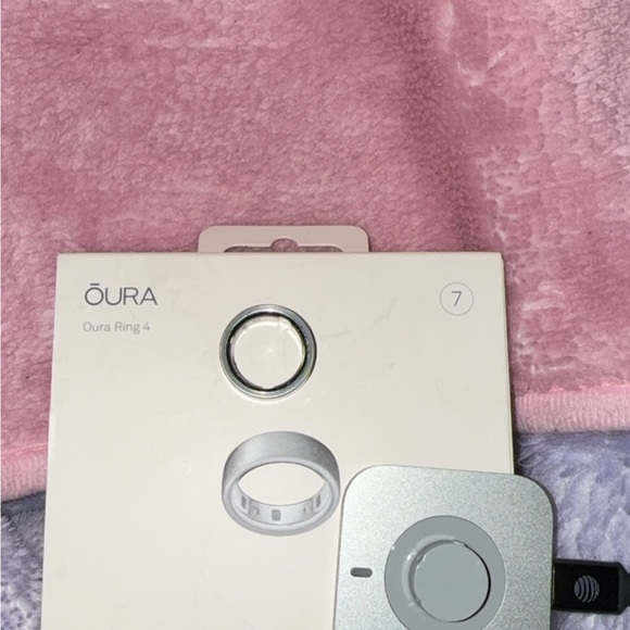 Oura Ring 4 in Silver